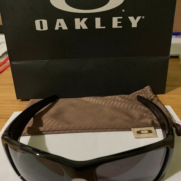 Oakley  Sunglasses - Picture 6 of 6